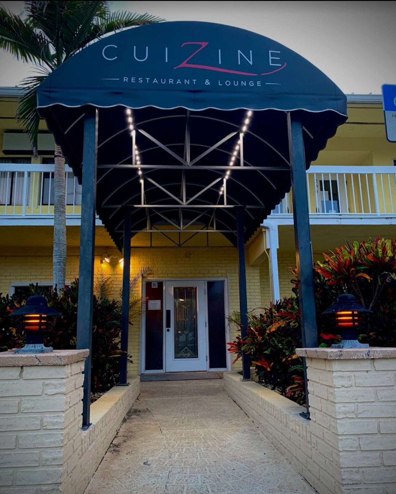Cuizine Restaurant & Lounge